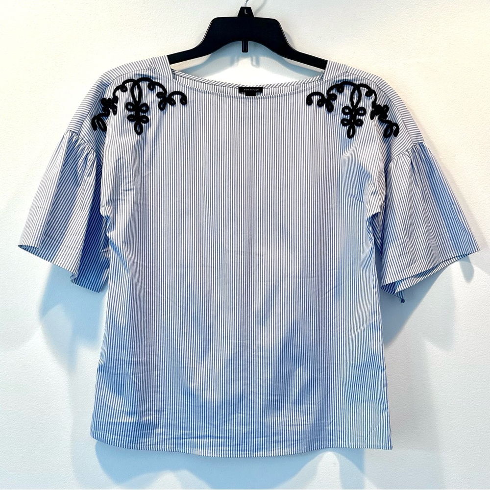 Ann Taylor White Blue Striped Ruffle Flare Sleeve Embroidered Blouse, Size s - Picture 2 of 8